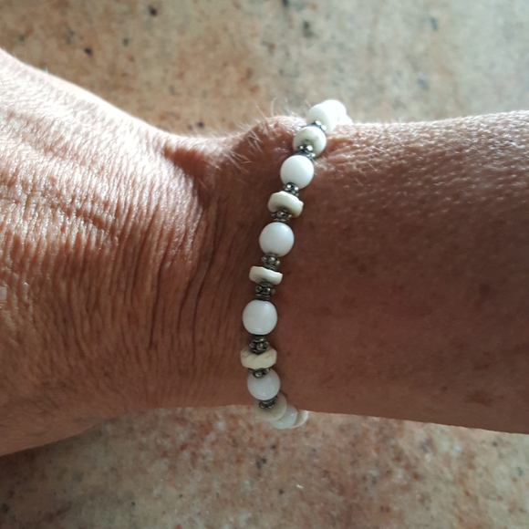 Hand Made White Bead & Silver Bracelet sold on title - Picture 2 of 2